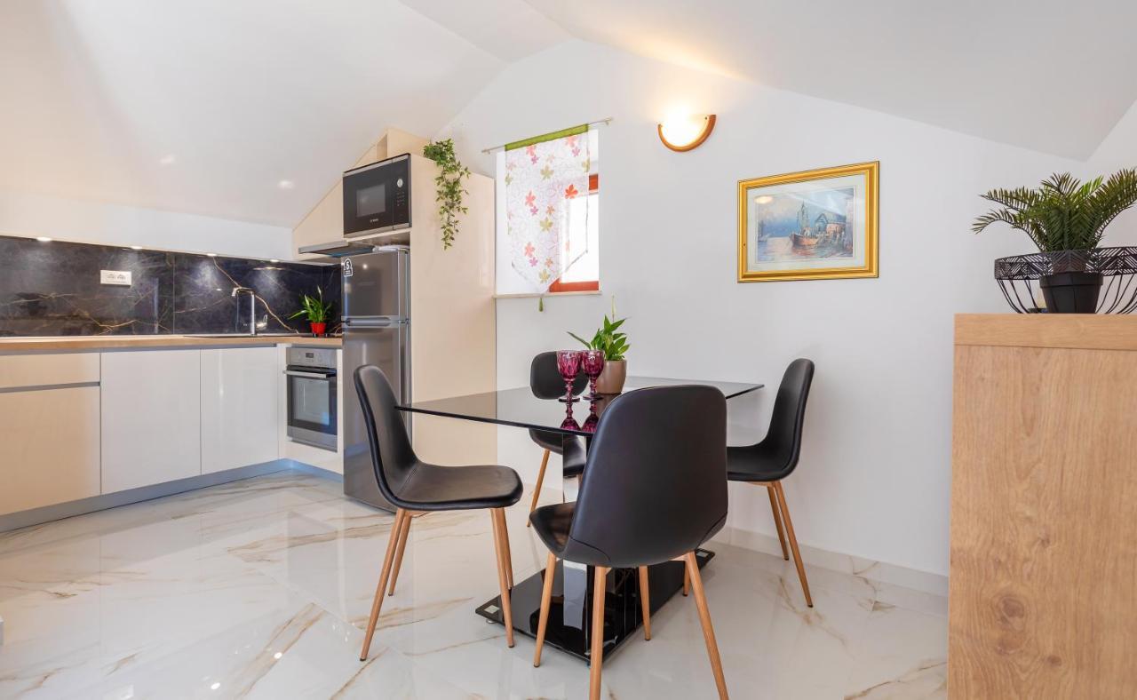 Apartment Ana Mlini
