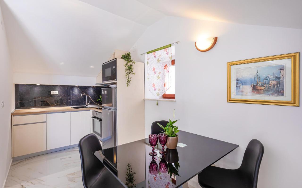 Apartment Ana Mlini